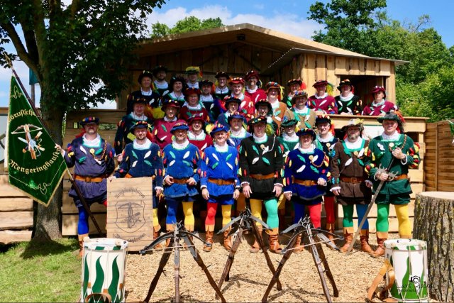 Die Gruppe der Armbrustschützen Mengeringhausen 2024 Gruppenfoto 2024